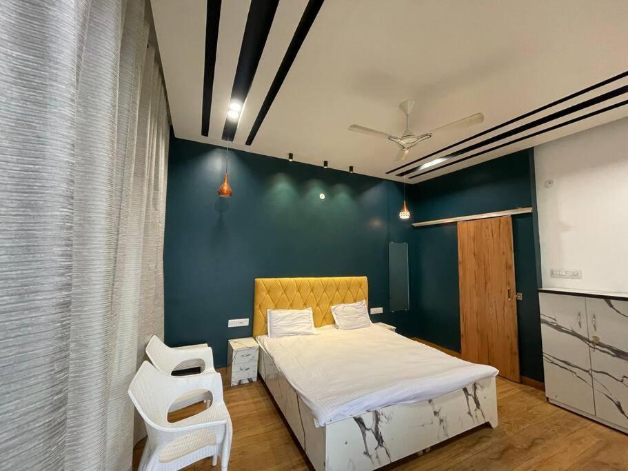 Happy Escape * Indore